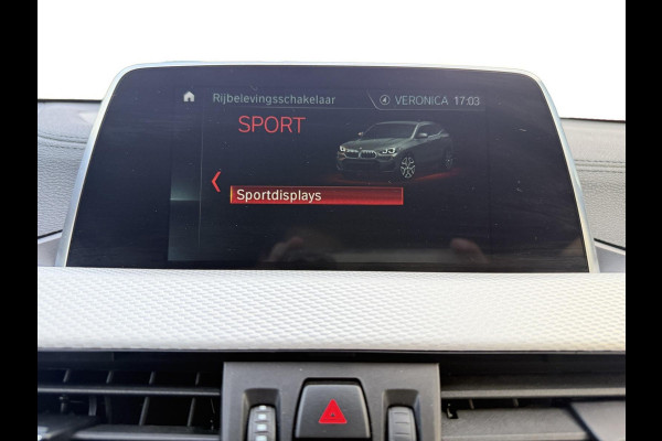 BMW X2 SDrive18i M-Pakket High Exec Full M Sportief Design LED 19” M-Velgen M-Alcantara Navi Camera PDC V+A