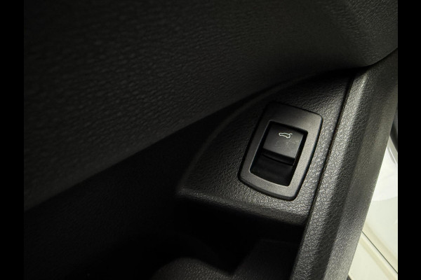 BMW X2 SDrive18i M-Pakket High Exec Full M Sportief Design LED 19” M-Velgen M-Alcantara Navi Camera PDC V+A