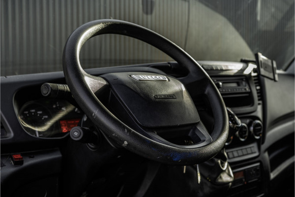 Iveco 70C17 Bakwagen met Laadklep | Luchtvering | Climate | Cruise | Tachograaf | 3.5T Trekgewicht | Sperdifferentieel | Euro 6