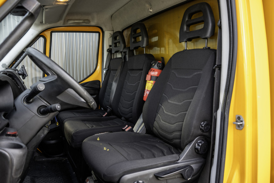 Iveco 70C17 Bakwagen met Laadklep | Luchtvering | Climate | Cruise | Tachograaf | 3.5T Trekgewicht | Sperdifferentieel | Euro 6