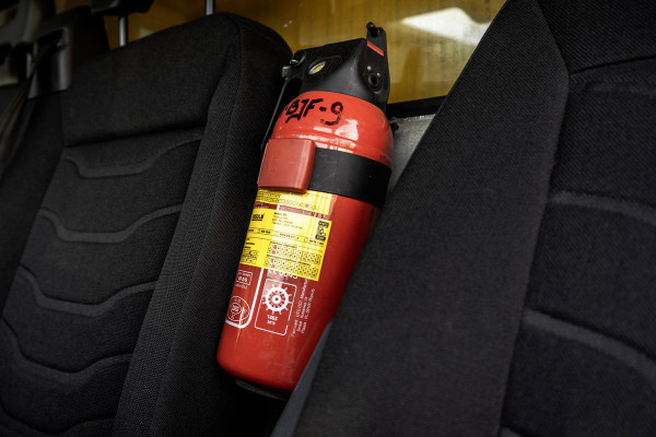 Iveco 70C17 Bakwagen met Laadklep | Luchtvering | Climate | Cruise | Tachograaf | 3.5T Trekgewicht | Sperdifferentieel | Euro 6