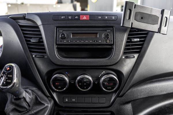 Iveco 70C17 Bakwagen met Laadklep | Luchtvering | Climate | Cruise | Tachograaf | 3.5T Trekgewicht | Sperdifferentieel | Euro 6