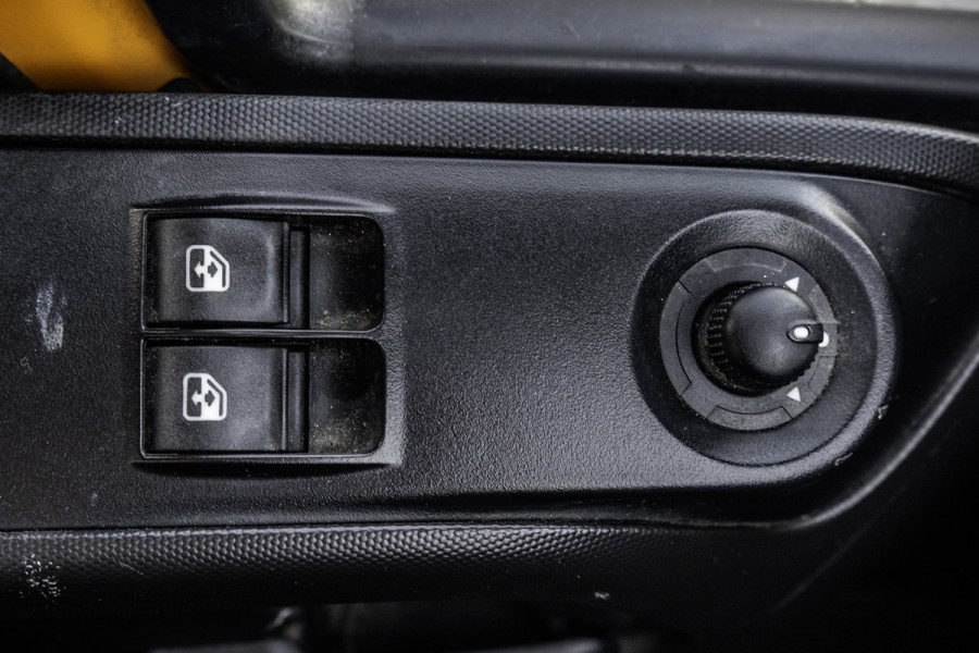 Iveco 70C17 Bakwagen met Laadklep | Luchtvering | Climate | Cruise | Tachograaf | 3.5T Trekgewicht | Sperdifferentieel | Euro 6