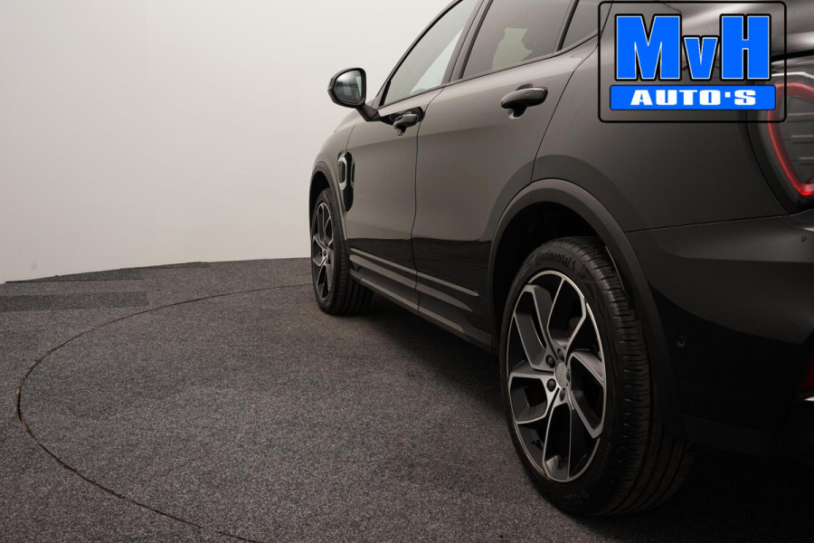 Lynk & Co 01 1.5 Plug-in Hybride|FULL BLACK|ZWARTE.HEMEL|NAP