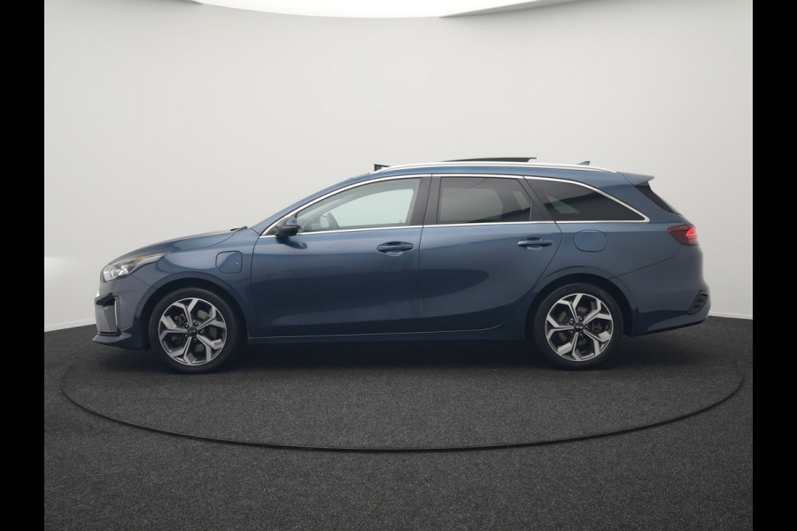 Kia Ceed Sportswagon 1.6 GDI ExecutiveLine Plug In Hybrid 141pk PHEV | Panodak | Adaptive Cruise | Camera | Lederen Sportstoelen Ventilatie & Memory | Apple Carplay | Keyless | Blis | Navigatie | DAB |