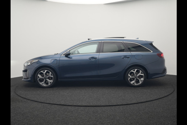 Kia Ceed Sportswagon 1.6 GDI ExecutiveLine Plug In Hybrid 141pk PHEV | Panodak | Adaptive Cruise | Camera | Lederen Sportstoelen Ventilatie & Memory | Apple Carplay | Keyless | Blis | Navigatie | DAB |