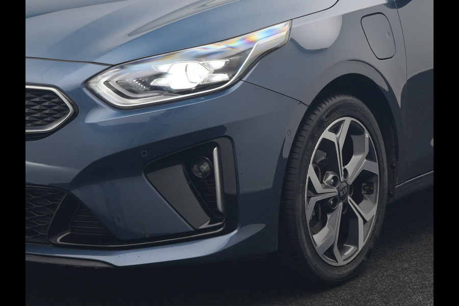Kia Ceed Sportswagon 1.6 GDI ExecutiveLine Plug In Hybrid 141pk PHEV | Panodak | Adaptive Cruise | Camera | Lederen Sportstoelen Ventilatie & Memory | Apple Carplay | Keyless | Blis | Navigatie | DAB |