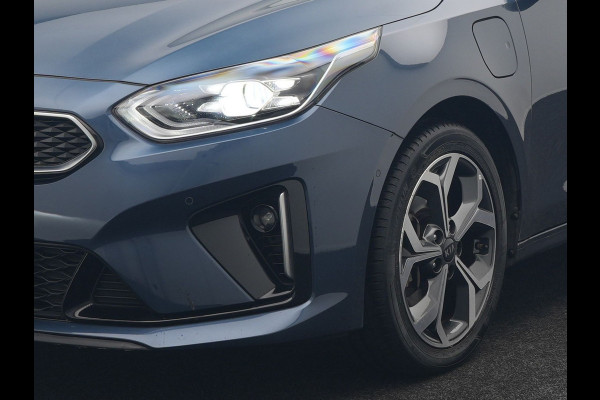 Kia Ceed Sportswagon 1.6 GDI ExecutiveLine Plug In Hybrid 141pk PHEV | Panodak | Adaptive Cruise | Camera | Lederen Sportstoelen Ventilatie & Memory | Apple Carplay | Keyless | Blis | Navigatie | DAB |