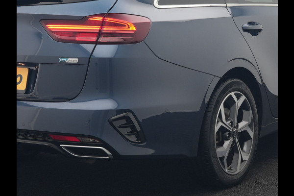 Kia Ceed Sportswagon 1.6 GDI ExecutiveLine Plug In Hybrid 141pk PHEV | Panodak | Adaptive Cruise | Camera | Lederen Sportstoelen Ventilatie & Memory | Apple Carplay | Keyless | Blis | Navigatie | DAB |