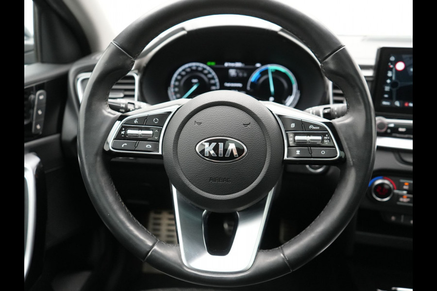 Kia Ceed Sportswagon 1.6 GDI ExecutiveLine Plug In Hybrid 141pk PHEV | Panodak | Adaptive Cruise | Camera | Lederen Sportstoelen Ventilatie & Memory | Apple Carplay | Keyless | Blis | Navigatie | DAB |