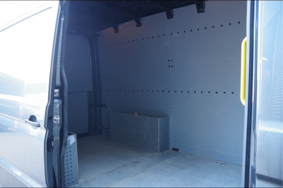 Volkswagen Crafter 35 2.0 TDI L3H3 MARGE, 140PK AUT. LED, CAMERA, ADAPT. CRUISE, AIRCO, CARPLAY, PARKEERSENSOREN,