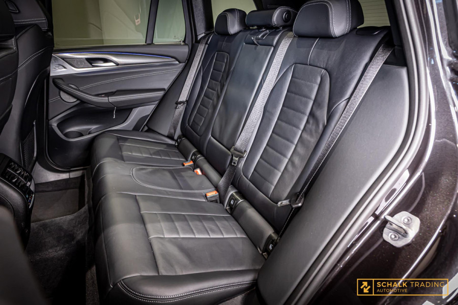 BMW X3 XDrive20i High Executive|M-sport|HUD|E-trekhaak|Pano