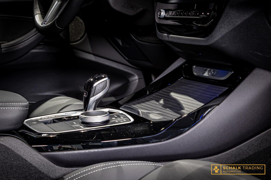 BMW X3 XDrive20i High Executive|M-sport|HUD|E-trekhaak|Pano