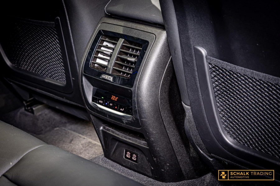 BMW X3 XDrive20i High Executive|M-sport|HUD|E-trekhaak|Pano