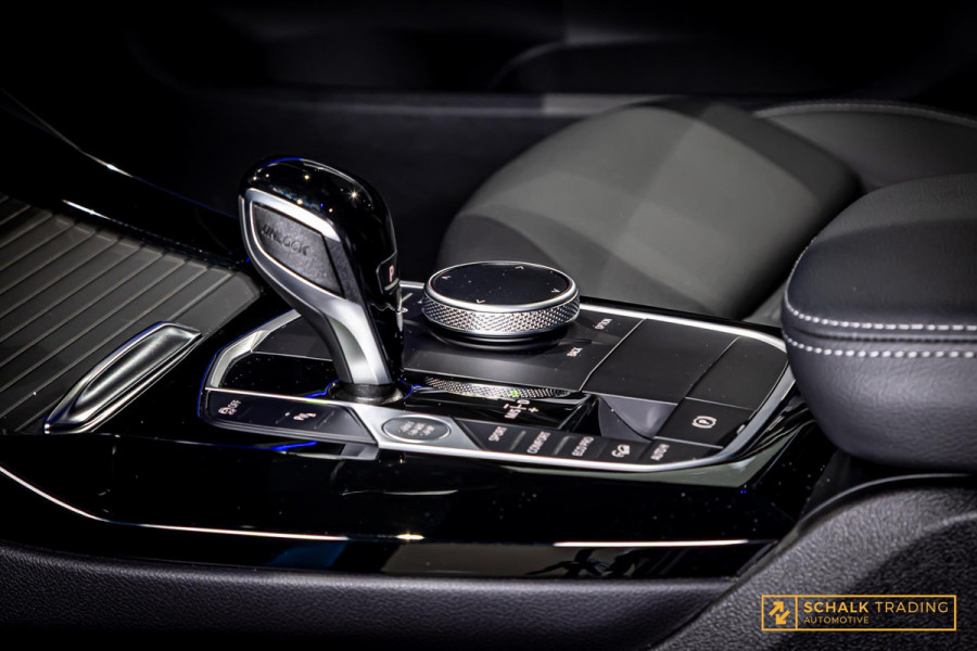BMW X3 XDrive20i High Executive|M-sport|HUD|E-trekhaak|Pano