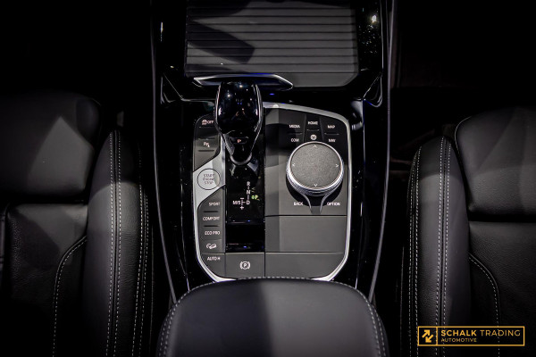 BMW X3 XDrive20i High Executive|M-sport|HUD|E-trekhaak|Pano