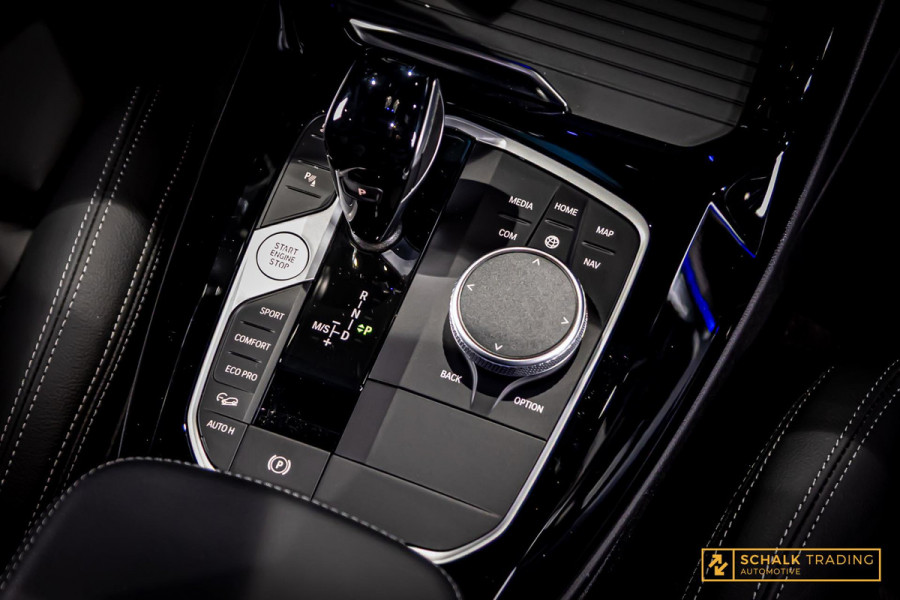 BMW X3 XDrive20i High Executive|M-sport|HUD|E-trekhaak|Pano