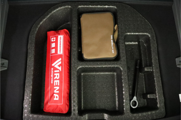 Kia EV3 Plus Advanced 81.4 kWh - Demo Automaat - Prijs incl. Inruilpremie - Schuif-/kanteldak - Stoel-/stuurverwarming - Blind Spot - Navigatie - Fabrieksgarantie tot 2032