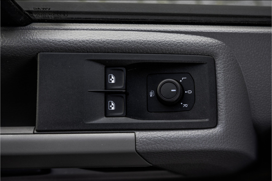 Volkswagen Crafter 2.0TDI 140PK 30 TDI | L3H2 | NW Model | Navi | CarPlay | Camera | Cruise | Climate | PDC | Euro 6