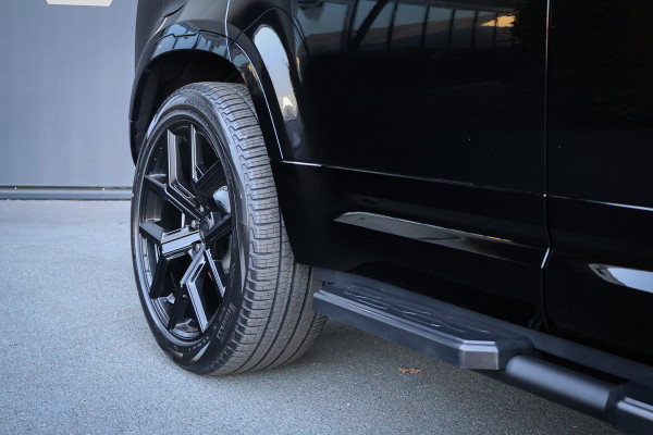 Land Rover Defender 110 P300e 110 X-Dynamic SE | URBAN | ADAPTIVE CRUISE | 360 CAMERA | PANORAMADAK | VOORRUITVERWARMING | MERIDIAN | ELEKTRISCHE ST