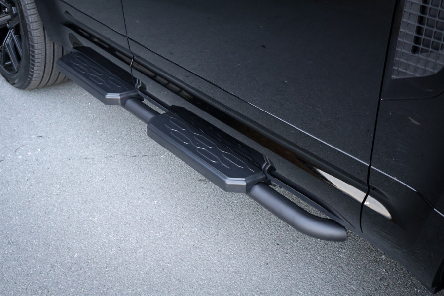 Land Rover Defender 110 P300e 110 X-Dynamic SE | URBAN | ADAPTIVE CRUISE | 360 CAMERA | PANORAMADAK | VOORRUITVERWARMING | MERIDIAN | ELEKTRISCHE ST