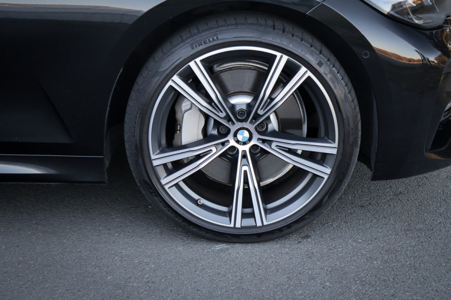 BMW 3 Serie Touring 330e Business Edition Plus | STOELVERWARMING | CRUISE CONTROL | ACHTERUITRIJCAMERA | APPLE CARPLAY | SFEERVERLICHTING |