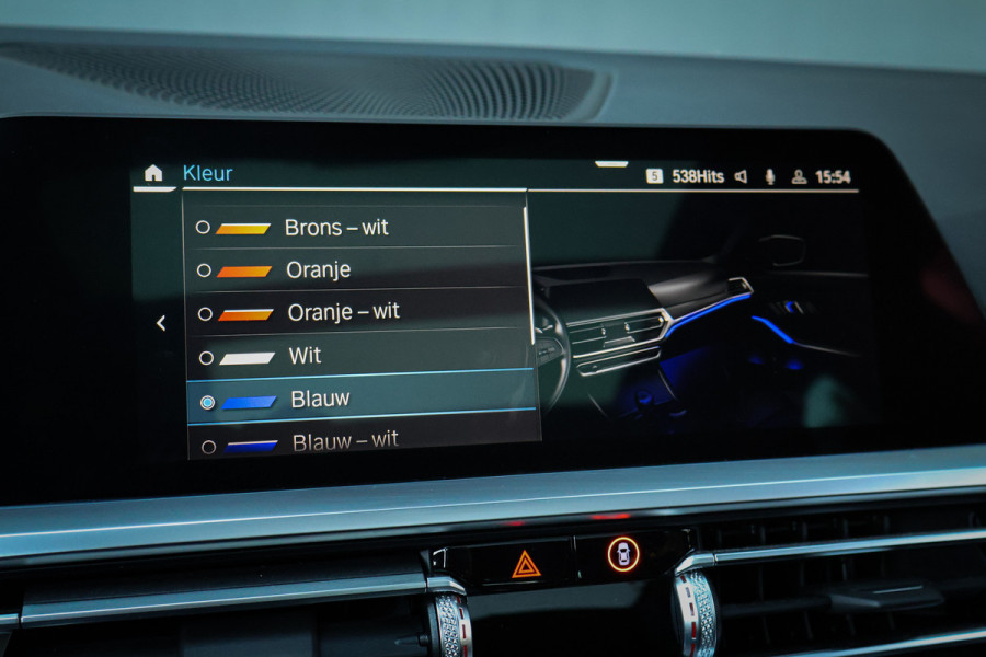 BMW 3 Serie Touring 330e Business Edition Plus | STOELVERWARMING | CRUISE CONTROL | ACHTERUITRIJCAMERA | APPLE CARPLAY | SFEERVERLICHTING |