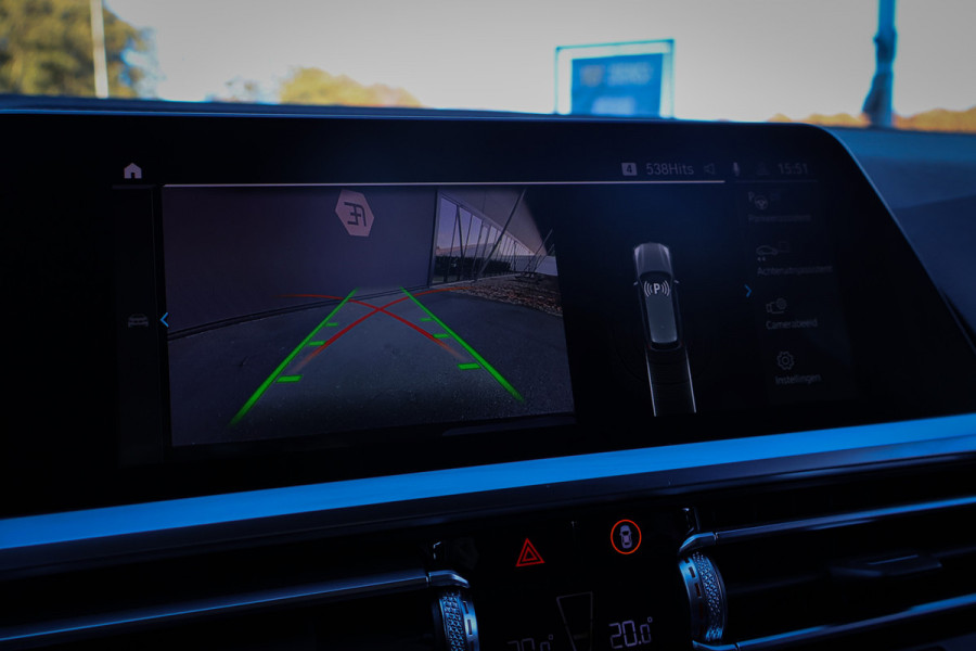 BMW 3 Serie Touring 330e Business Edition Plus | STOELVERWARMING | CRUISE CONTROL | ACHTERUITRIJCAMERA | APPLE CARPLAY | SFEERVERLICHTING |