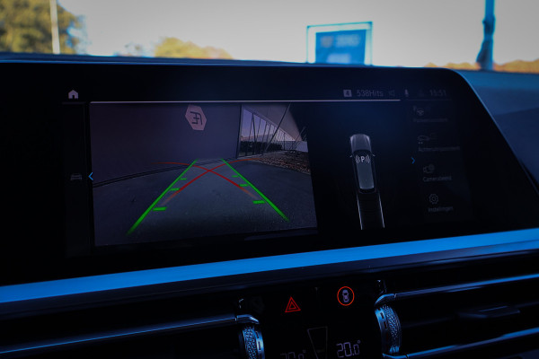 BMW 3 Serie Touring 330e Business Edition Plus | STOELVERWARMING | CRUISE CONTROL | ACHTERUITRIJCAMERA | APPLE CARPLAY | SFEERVERLICHTING |