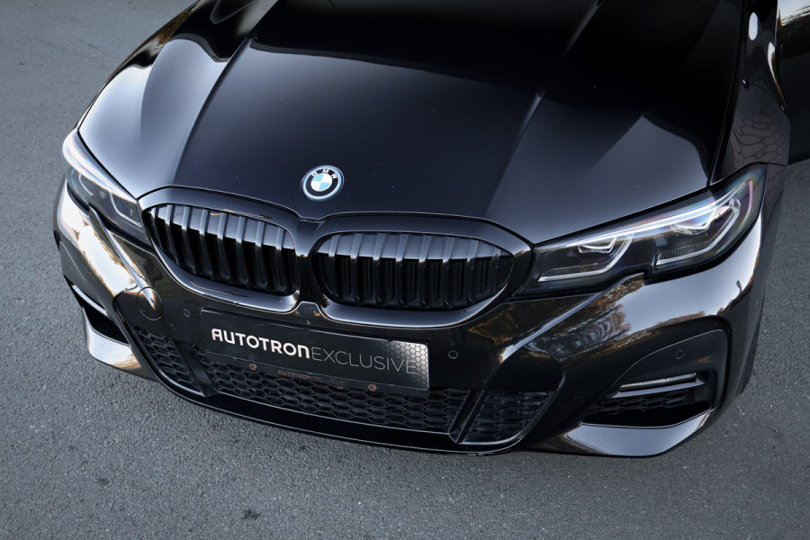 BMW 3 Serie Touring 330e Business Edition Plus | STOELVERWARMING | CRUISE CONTROL | ACHTERUITRIJCAMERA | APPLE CARPLAY | SFEERVERLICHTING |