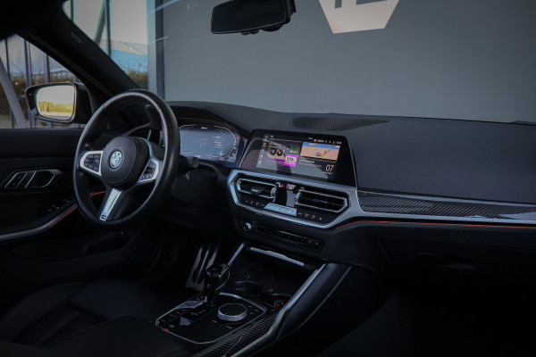 BMW 3 Serie Touring 330e Business Edition Plus | STOELVERWARMING | CRUISE CONTROL | ACHTERUITRIJCAMERA | APPLE CARPLAY | SFEERVERLICHTING |