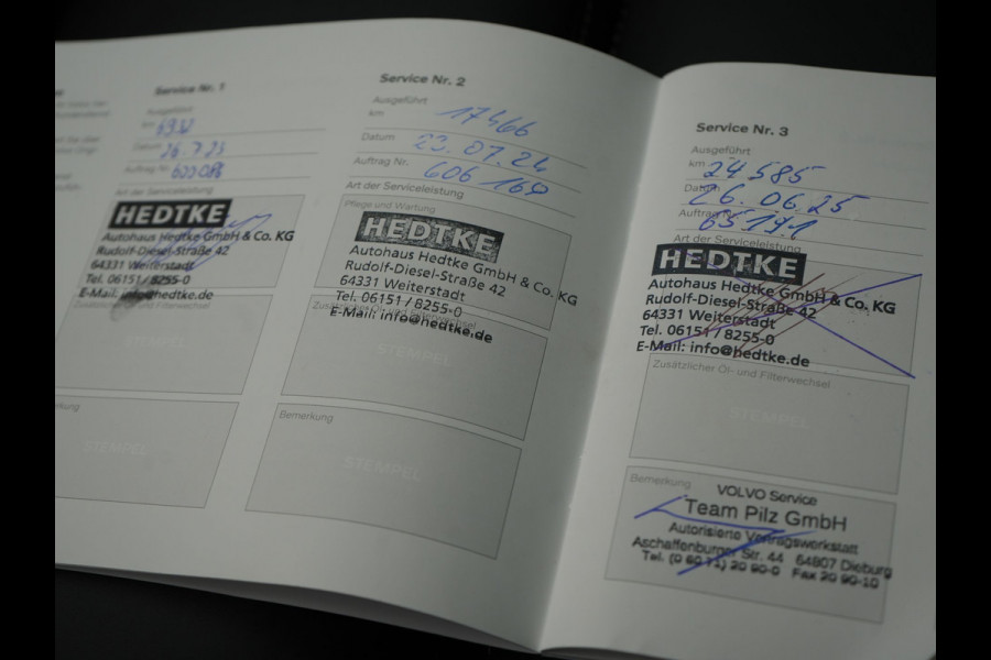 Volvo XC60 Recharge T6 AWD R-Design Plug In Hybrid 341pk Dealer O.H. PHEV | Panodak | Adaptive Cruise | 360 Camera | Google Assistent | Lederen Sportstoelen Memory & Verwarmd | Apple Carplay | Keyless | Virtual | Navigatie | DAB |