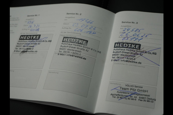 Volvo XC60 Recharge T6 AWD R-Design Plug In Hybrid 341pk Dealer O.H. PHEV | Panodak | Adaptive Cruise | 360 Camera | Google Assistent | Lederen Sportstoelen Memory & Verwarmd | Apple Carplay | Keyless | Virtual | Navigatie | DAB |