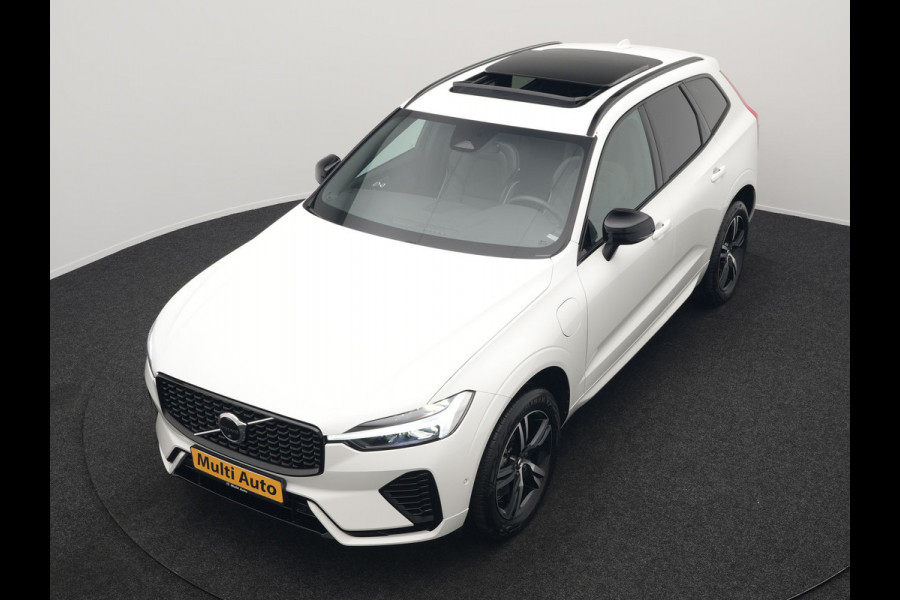 Volvo XC60 Recharge T6 AWD R-Design Plug In Hybrid 341pk Dealer O.H. PHEV | Panodak | Adaptive Cruise | 360 Camera | Google Assistent | Lederen Sportstoelen Memory & Verwarmd | Apple Carplay | Keyless | Virtual | Navigatie | DAB |