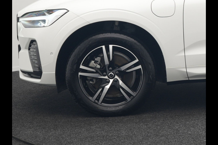 Volvo XC60 Recharge T6 AWD R-Design Plug In Hybrid 341pk Dealer O.H. PHEV | Panodak | Adaptive Cruise | 360 Camera | Google Assistent | Lederen Sportstoelen Memory & Verwarmd | Apple Carplay | Keyless | Virtual | Navigatie | DAB |