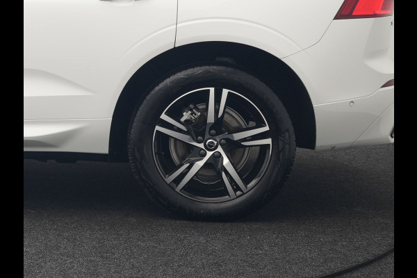 Volvo XC60 Recharge T6 AWD R-Design Plug In Hybrid 341pk Dealer O.H. PHEV | Panodak | Adaptive Cruise | 360 Camera | Google Assistent | Lederen Sportstoelen Memory & Verwarmd | Apple Carplay | Keyless | Virtual | Navigatie | DAB |