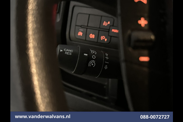 Peugeot Boxer 2.2 BlueHDi 141pk Bakwagen Laadklep Euro6 Airco | Cruisecontrol | 955kg laadvermogen Bijrijdersbank