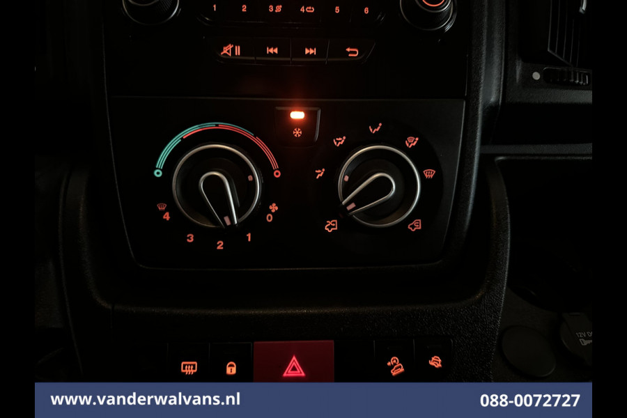 Peugeot Boxer 2.2 BlueHDi 141pk Bakwagen Laadklep Euro6 Airco | Cruisecontrol | 955kg laadvermogen Bijrijdersbank