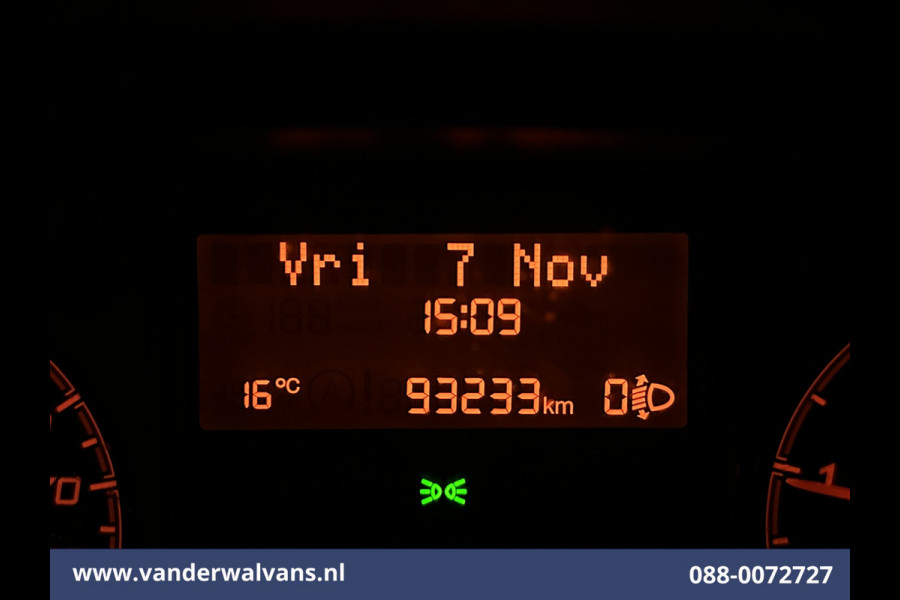 Peugeot Boxer 2.2 BlueHDi 141pk Bakwagen Laadklep Euro6 Airco | Cruisecontrol | 955kg laadvermogen Bijrijdersbank