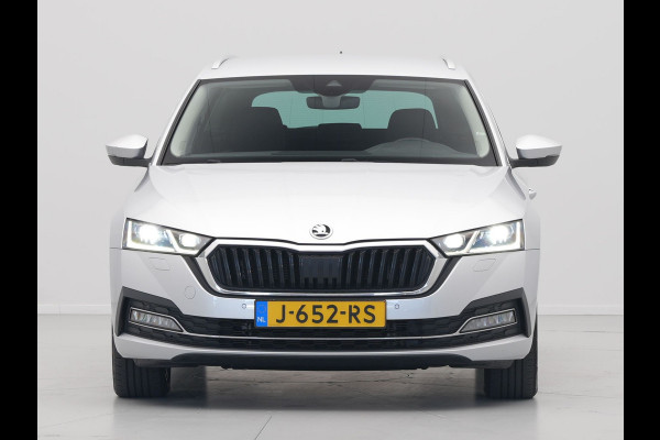 Škoda Octavia Combi 1.5 TSI 150pk First Edition Navigatie Stoelverwarming Acc Led ARGON
