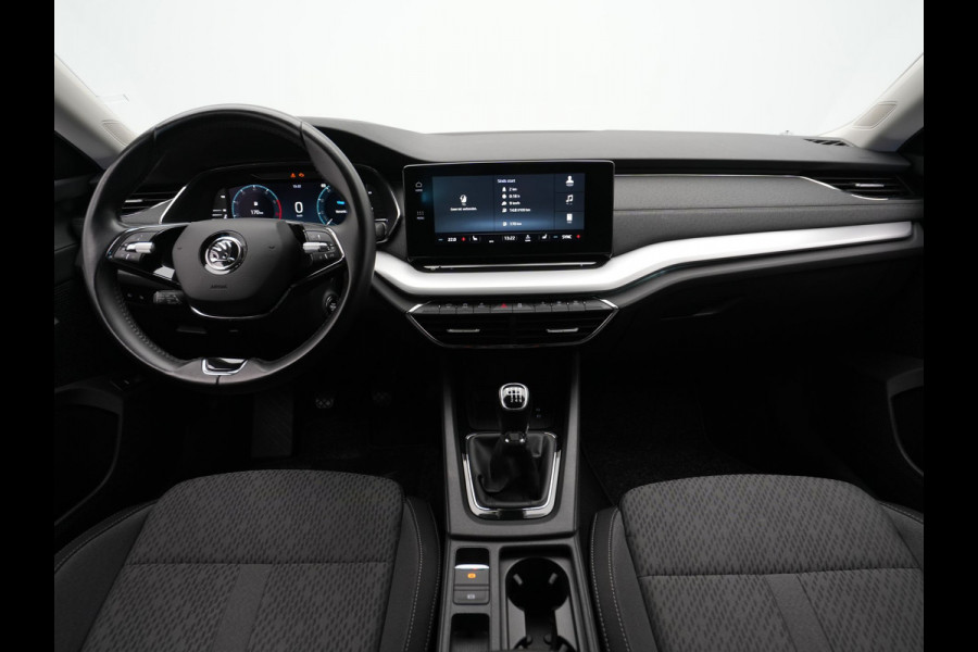 Škoda Octavia Combi 1.5 TSI 150pk First Edition Navigatie Stoelverwarming Acc Led ARGON