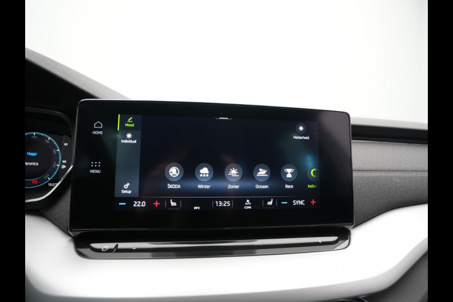 Škoda Octavia Combi 1.5 TSI 150pk First Edition Navigatie Stoelverwarming Acc Led ARGON