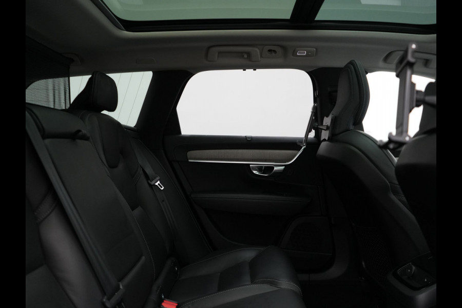 Volvo V90 T8 AWD Ultimate Dark Plug In Hybrid 455pk Dealer O.H. PHEV | Panodak | Adaptive Cruise | Head Up | 360 Camera | Lederen Sportstoelen Ventilatie & Memory | Harman & Kardon | Google Assistent | Apple Carplay | Stoelen & Stuur Verwarmd | Blis |