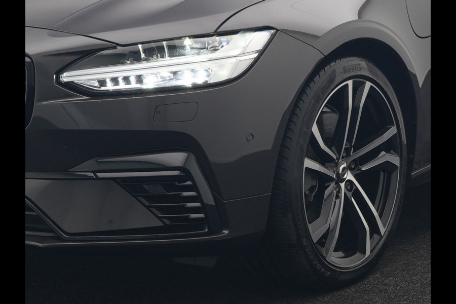 Volvo V90 T8 AWD Ultimate Dark Plug In Hybrid 455pk Dealer O.H. PHEV | Panodak | Adaptive Cruise | Head Up | 360 Camera | Lederen Sportstoelen Ventilatie & Memory | Harman & Kardon | Google Assistent | Apple Carplay | Stoelen & Stuur Verwarmd | Blis |