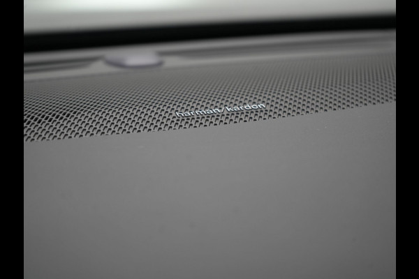 Volvo V90 T8 AWD Ultimate Dark Plug In Hybrid 455pk Dealer O.H. PHEV | Panodak | Adaptive Cruise | Head Up | 360 Camera | Lederen Sportstoelen Ventilatie & Memory | Harman & Kardon | Google Assistent | Apple Carplay | Stoelen & Stuur Verwarmd | Blis |