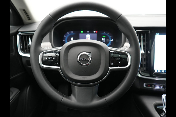Volvo V90 T8 AWD Ultimate Dark Plug In Hybrid 455pk Dealer O.H. PHEV | Panodak | Adaptive Cruise | Head Up | 360 Camera | Lederen Sportstoelen Ventilatie & Memory | Harman & Kardon | Google Assistent | Apple Carplay | Stoelen & Stuur Verwarmd | Blis |