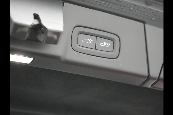 Volvo V90 T8 AWD Ultimate Dark Plug In Hybrid 455pk Dealer O.H. PHEV | Panodak | Adaptive Cruise | Head Up | 360 Camera | Lederen Sportstoelen Ventilatie & Memory | Harman & Kardon | Google Assistent | Apple Carplay | Stoelen & Stuur Verwarmd | Blis |