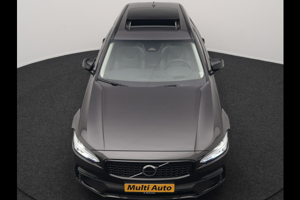 Volvo V90 T8 AWD Ultimate Dark Plug In Hybrid 455pk Dealer O.H. PHEV | Panodak | Adaptive Cruise | Head Up | 360 Camera | Lederen Sportstoelen Ventilatie & Memory | Harman & Kardon | Google Assistent | Apple Carplay | Stoelen & Stuur Verwarmd | Blis |