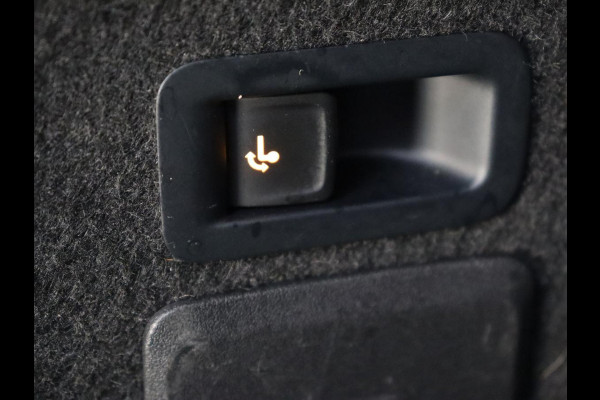 Seat Leon 1.5 TSI FR Launch Edition | Trekhaak | Adaptive cruise | Carplay | Navigatie | Full LED | DAB | Climate control | Parkeerhulp | Sfeerverlichting | Digital Cockpit