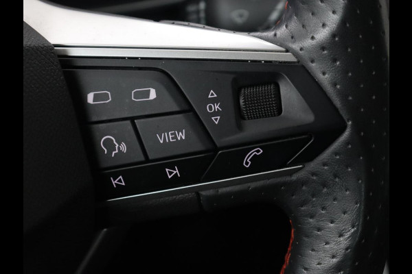 Seat Leon 1.5 TSI FR Launch Edition | Trekhaak | Adaptive cruise | Carplay | Navigatie | Full LED | DAB | Climate control | Parkeerhulp | Sfeerverlichting | Digital Cockpit